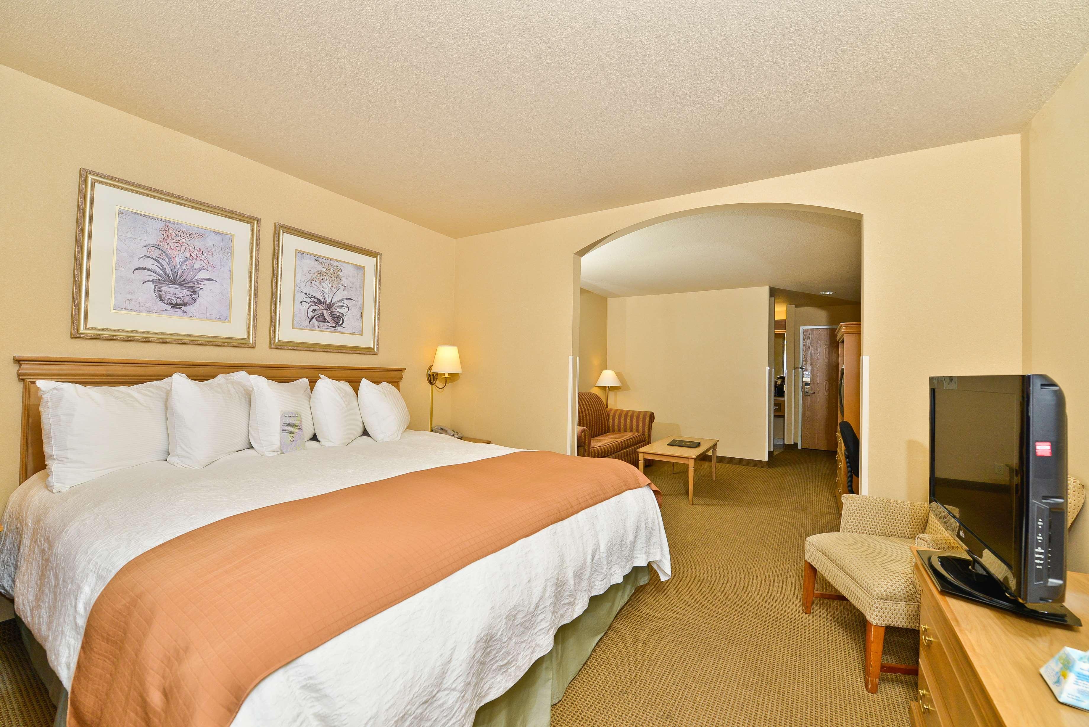Best Western Plus Caldwell Inn & Suites Room photo